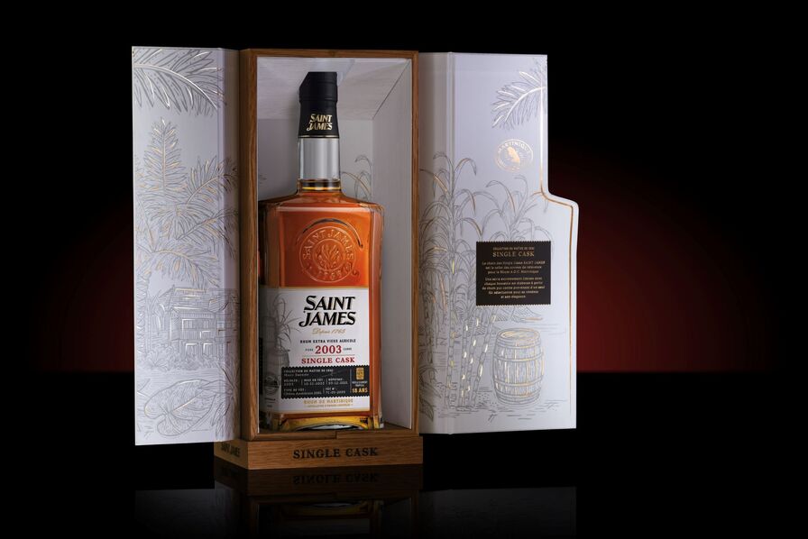 【古酒・未開栓】　St.James's　VERY OLD 760ml Saint James debuts new line with first Single Cask millésime rum