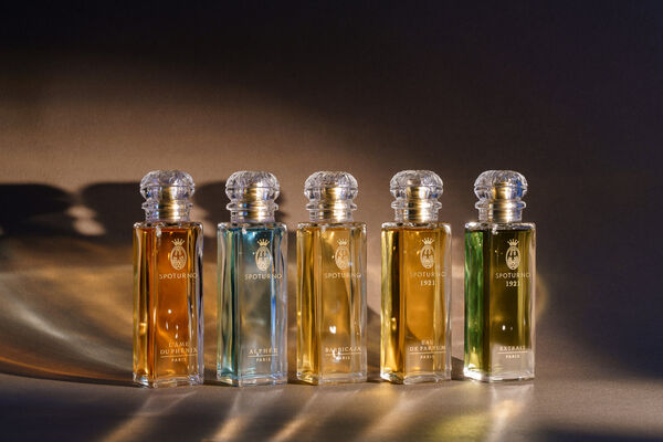 Glass caps, bespoke flacons for Spoturno's new fragrances